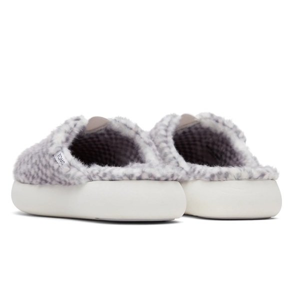 Toms - Picture 2 of 8